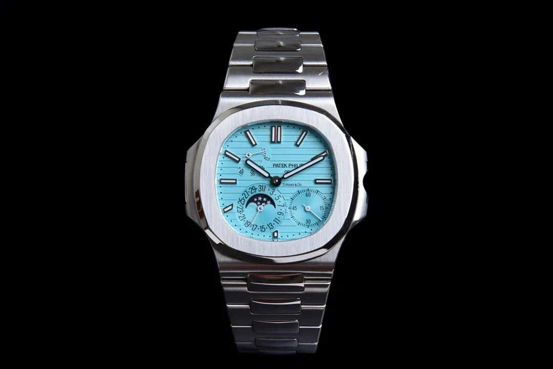 Nautilus Annual Calendar Moonphase 5726/1A Steel Blue 40mm